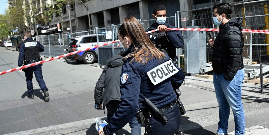 Πυροβολισμοί έξω από νοσοκομείο στο Παρίσι - Ένας νεκρός και ένας τραυματίας (βίντεο)